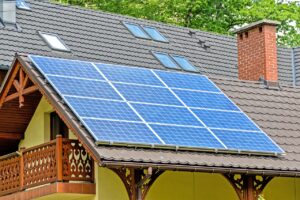 Leia mais sobre o artigo Quem Tem Energia Solar Fica Sem Luz Durante Apagões?